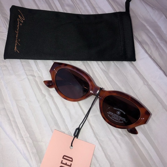 WOMENS SUNGLASSES - Picture 3 of 3